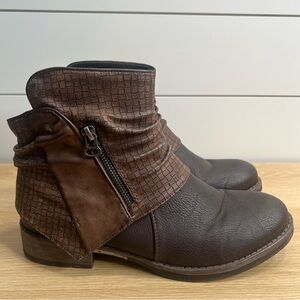 Spring Step Patrizia Women’s Ambroise Chocolate Brown Casual Booties. Size 39.‎